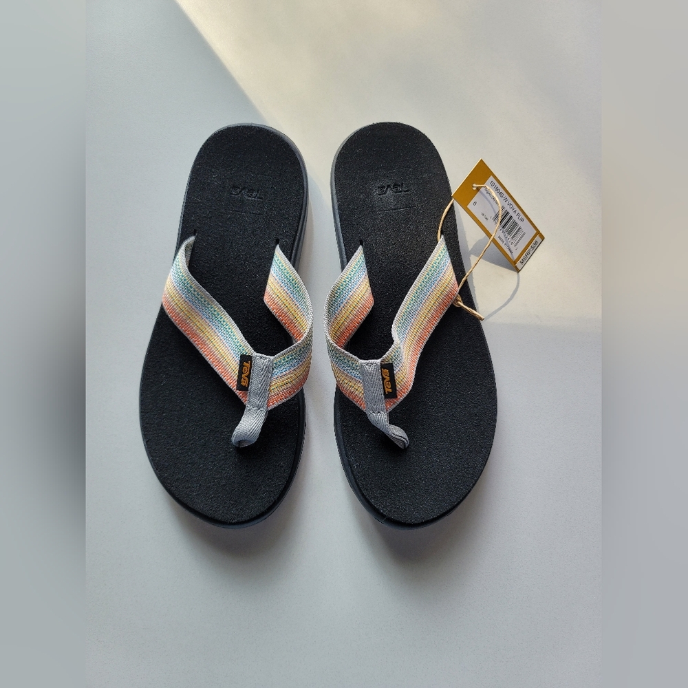 NWT Womens Teva Voya flip-flop sandals size 6